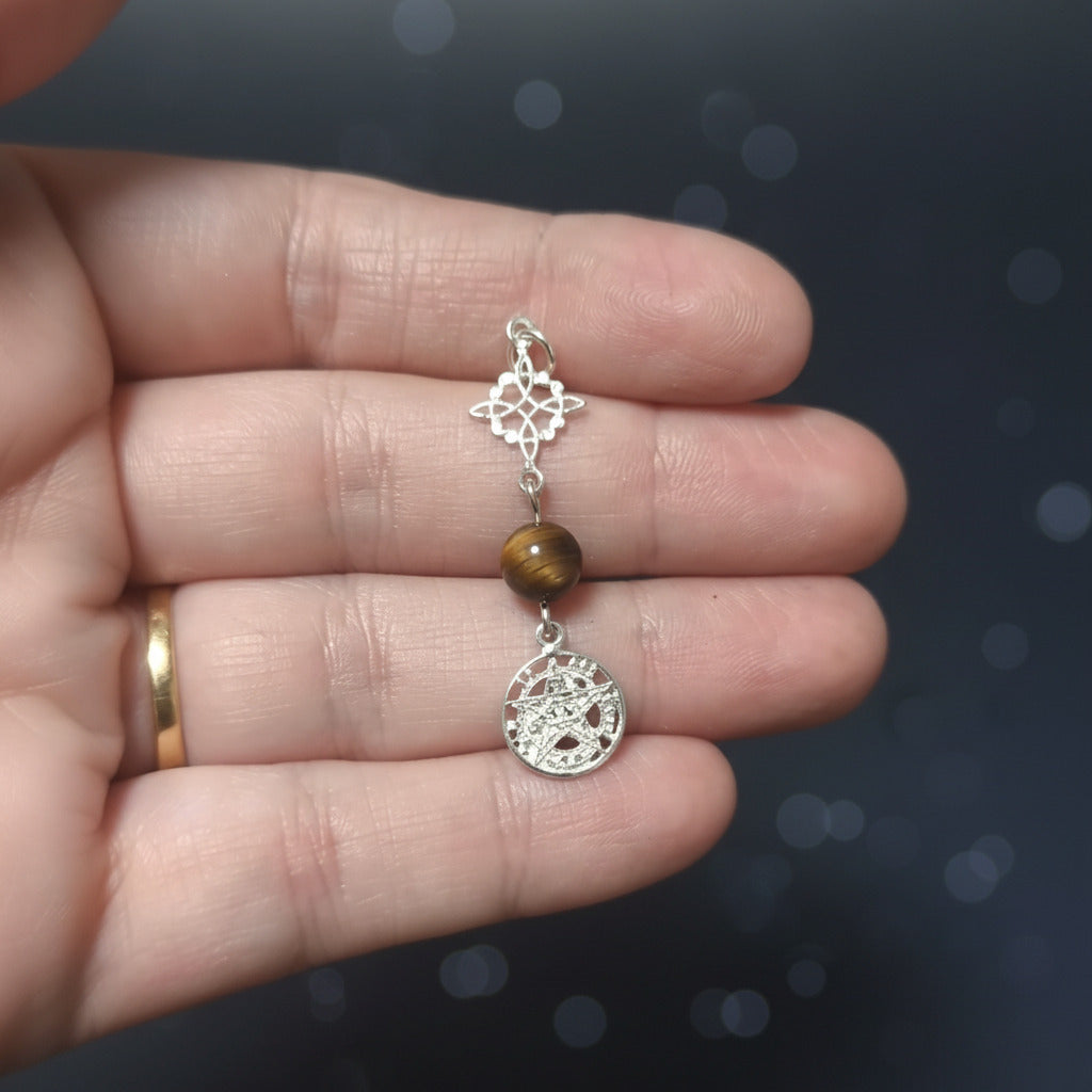 Colgante Nudo de Bruja y Tetragramatón en Plata de Ley 925 con Ojo de Tigre - Amuleto de Protección