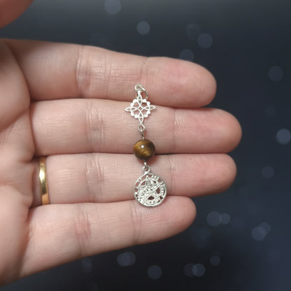 Colgante Nudo de Bruja y Tetragramatón en Plata de Ley 925 con Ojo de Tigre - Amuleto de Protección