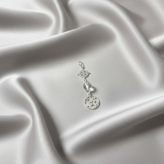 Colgante Nudo de Bruja y Tetragramatón en Plata de Ley 925 con Cuarzo Transparente - Amuleto de Protección