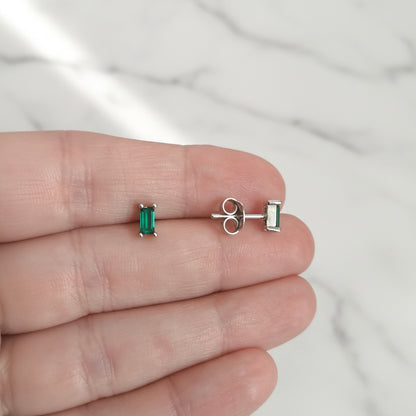 Pendientes Rectangulares en Plata de Ley 925 Rodiada con Circonita Verde - Regalo Elegante