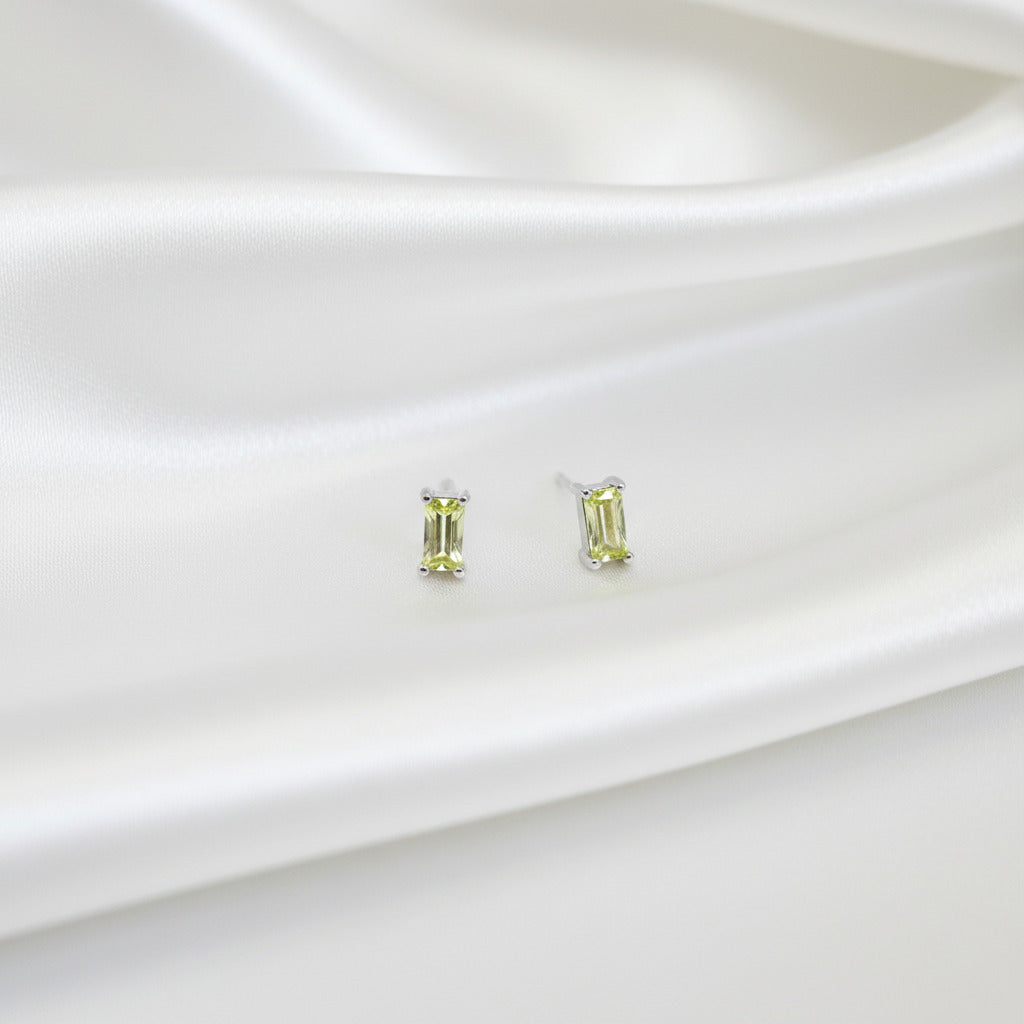 Pendientes Rectangulares en Plata de Ley 925 Rodiada con Circonita Verde Lima - Regalo Elegante