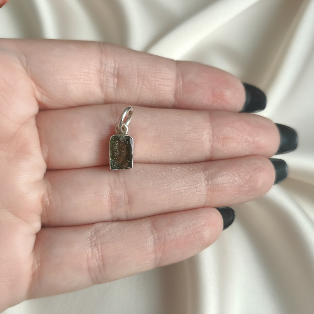 Colgante Moldavita en Plata de Ley 925 - Piedra Natural Transformadora