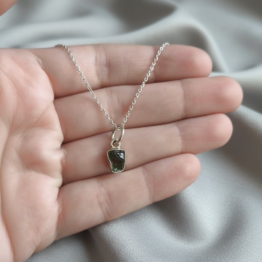 Colgante Moldavita en Plata de Ley 925 - Piedra Natural Transformadora