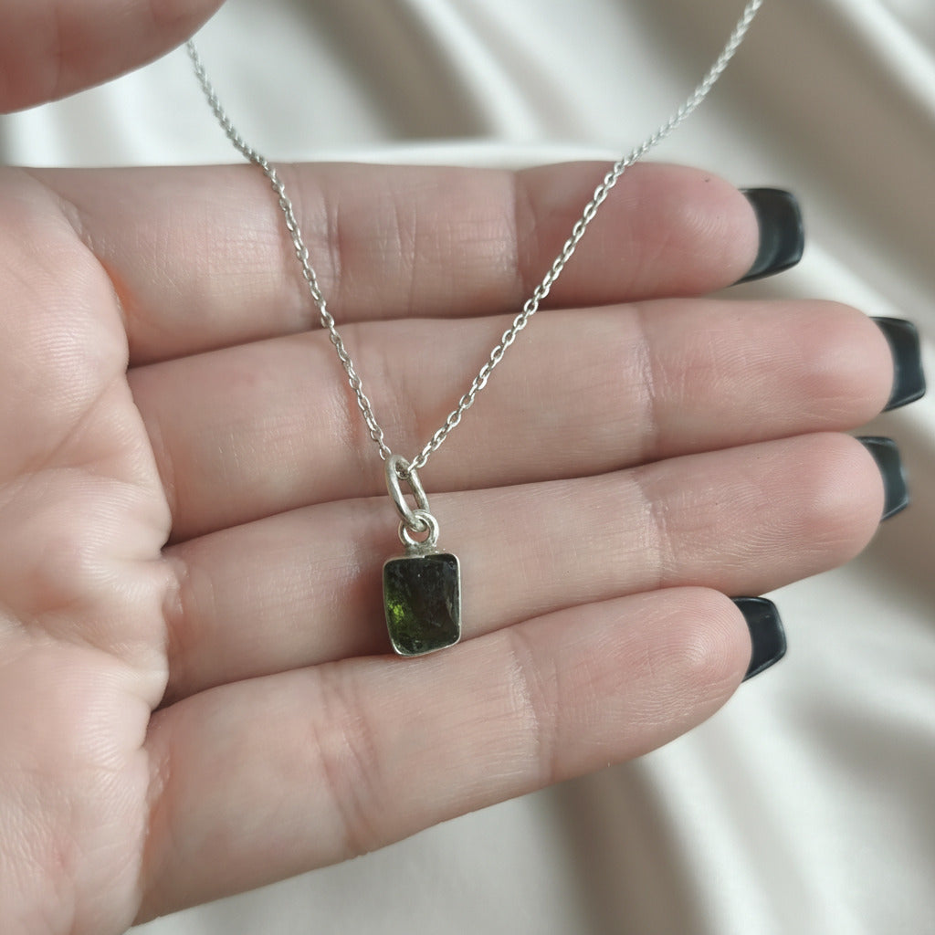 Colgante Moldavita en Plata de Ley 925 - Piedra Natural Transformadora
