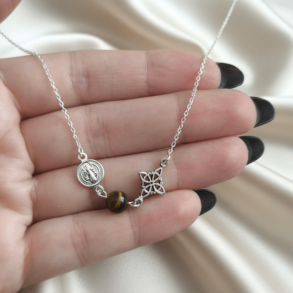 Collar San Benito, Nudo de Brujas y Ojo de Tigre de Plata de Ley 925