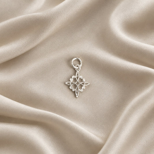 Colgante Nudo de Brujas de Plata de Ley 925