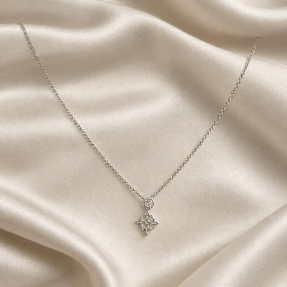 Colgante Nudo de Brujas de Plata de Ley 925