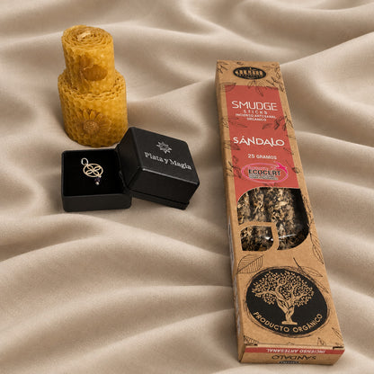 Kit Esotérico "Abundancia y Claridad" (Vela de Miel, Plata y Sándalo)