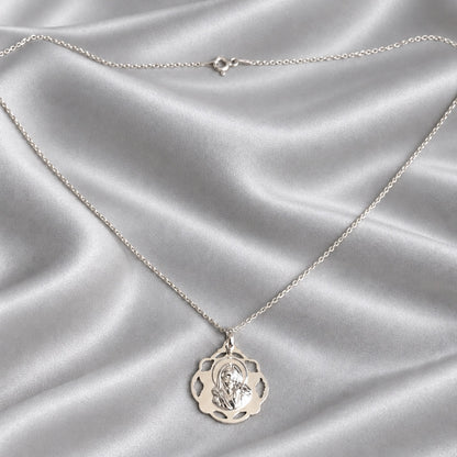 Colgante Medalla Virgen Niña de Plata de Ley 20 mm