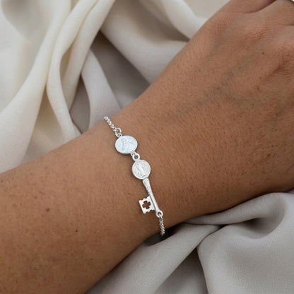 Pulsera de Medalla de San Judas y Llave de San Benito de Plata de Ley 925 | Plata y Magia