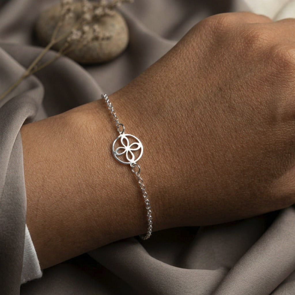 Pulsera de Sigilo de la Abundancia de Plata de Ley 925 con Cadena Rolo | Plata y Magia