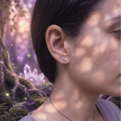 Pendientes "Constelación de Luz" – Estrellas en Plata de Ley con Circonitas (7x4 mm)