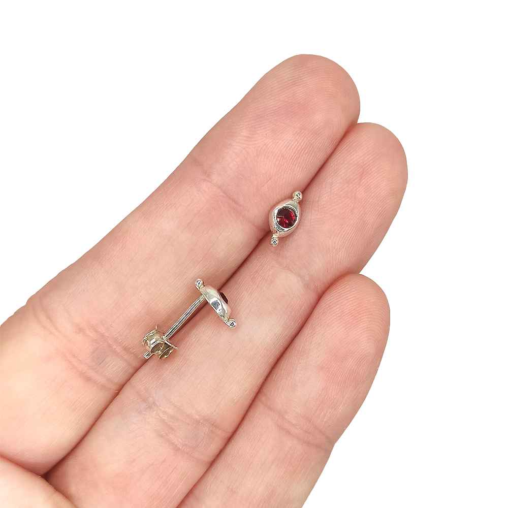 Pendientes de Plata de Ley 925 'Línea de Luz' con Circonita de Color Central (7.8 x 4 mm)