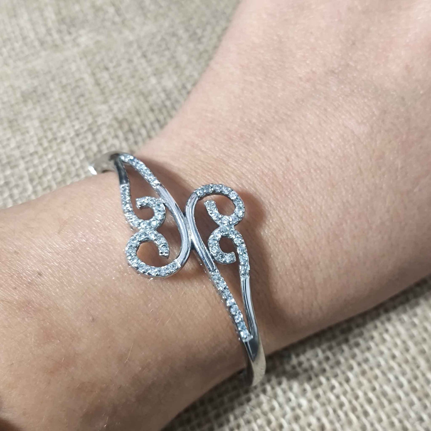 Pulsera Brazalete Rígido Rodiado con Rizos de Circonitas Engastadas en Plata de Ley 925
