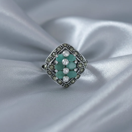 Anillo de Esmeraldas y Marquesitas en Plata de Ley 925 - Regalo de Abundancia y Elegancia