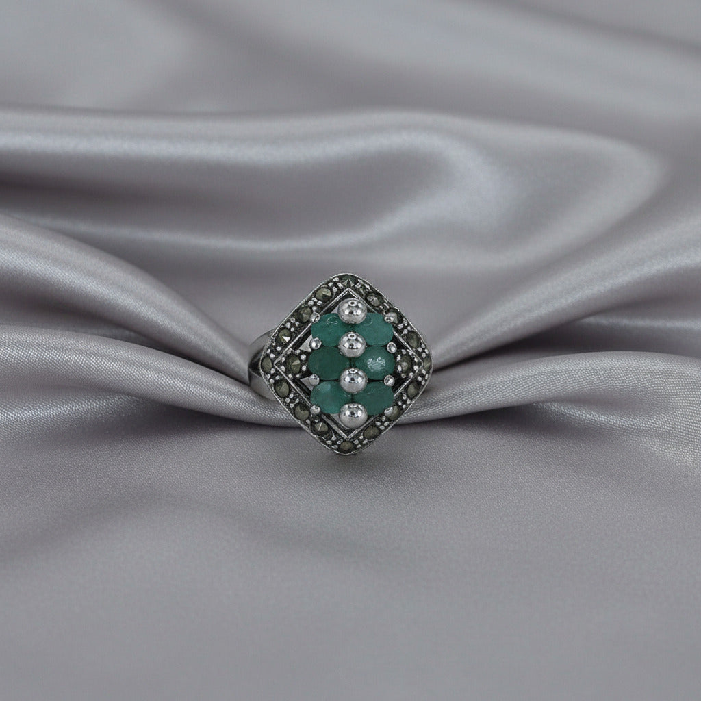 Anillo de Esmeraldas y Marquesitas en Plata de Ley 925 - Regalo de Abundancia y Elegancia