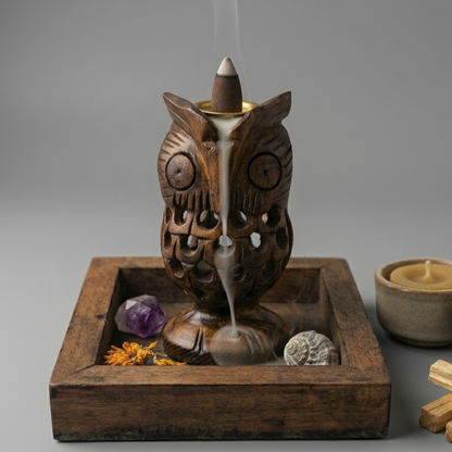 Soporte Ritual "Búho de la Sabiduría" – Base de Madera Tallada para Humo en Cascada