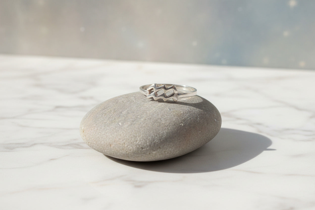 Anillo "Océano Estelar" Acuario - Plata de Ley 925 - Amuleto de Libertad, Innovación y Conciencia Universal