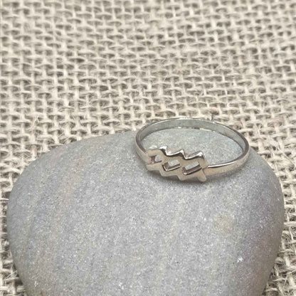 Anillo "Océano Estelar" Acuario - Plata de Ley 925 - Amuleto de Libertad, Innovación y Conciencia Universal