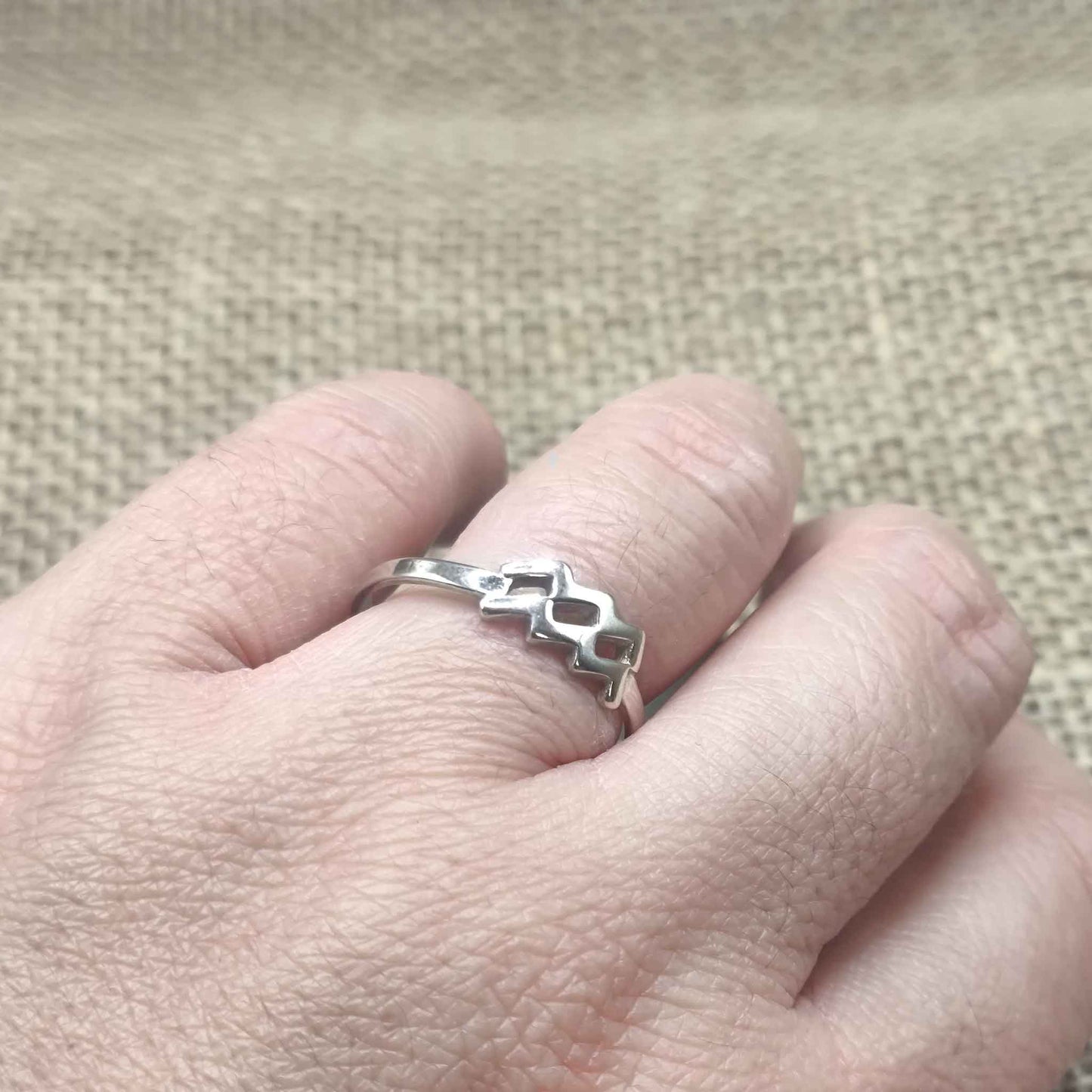 Anillo "Océano Estelar" Acuario - Plata de Ley 925 - Amuleto de Libertad, Innovación y Conciencia Universal