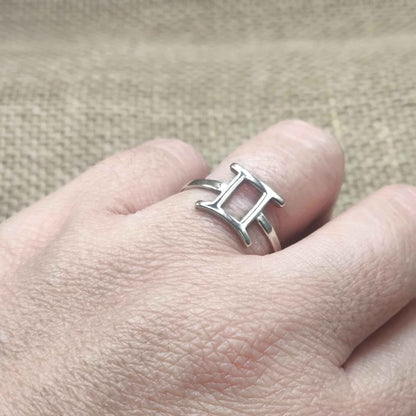 Anillo "Dualidad Sagrada" Géminis - Plata de Ley 925 - Amuleto Astrológico de Comunicación y Adaptabilidad