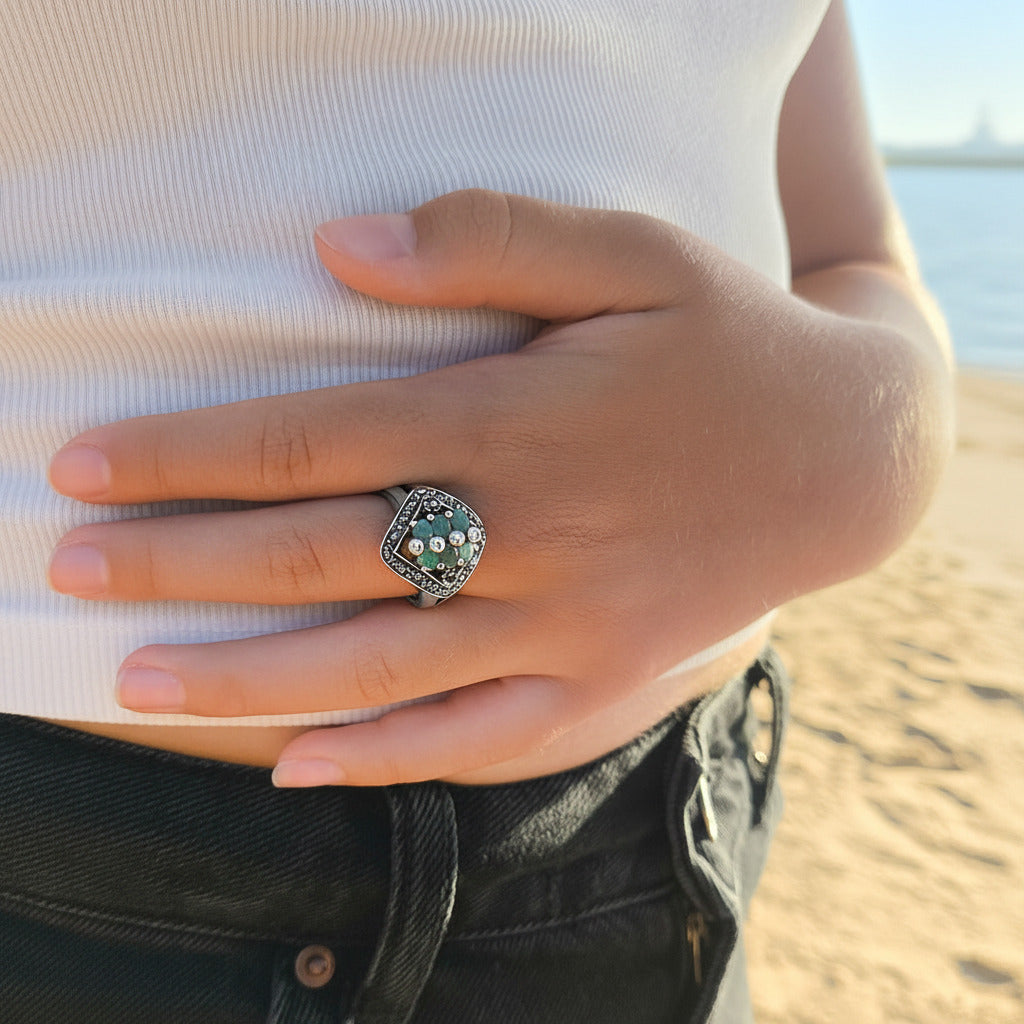Anillo de Esmeraldas y Marquesitas en Plata de Ley 925 - Regalo de Abundancia y Elegancia