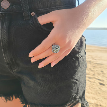 Anillo de Esmeraldas y Marquesitas en Plata de Ley 925 - Regalo de Abundancia y Elegancia