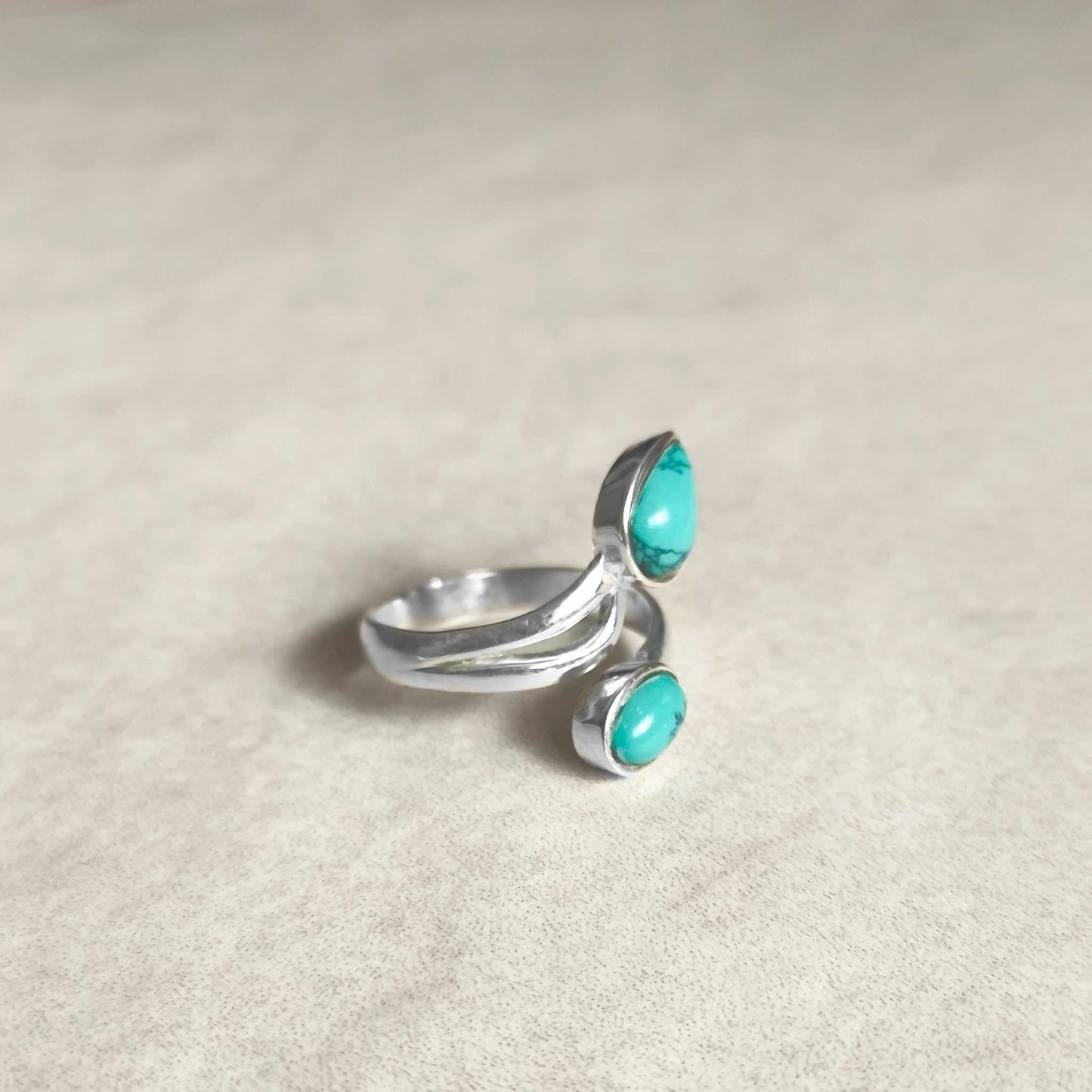 Anillo Ajustable de Turquesa Natural - Talismán Místico de Protección y Sanación Espiritual