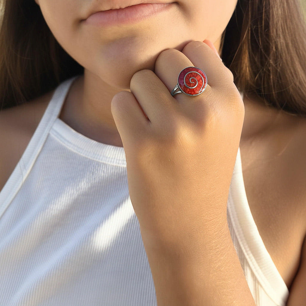 Anillo de Espiral en Plata de Ley 925 y Coral Rojo - Amuleto de Protección y Regalo Místico