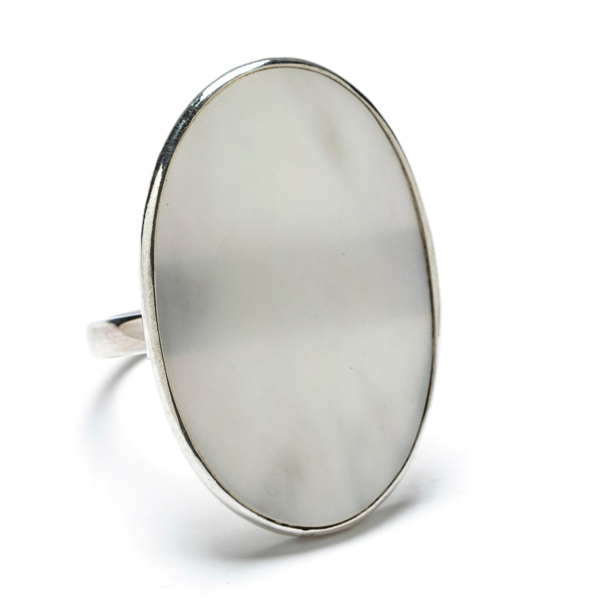 Anillo "Puerta Lunar" de Plata y Nácar - Energía Mística y Ajustable
