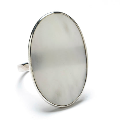 Anillo "Puerta Lunar" de Plata y Nácar - Energía Mística y Ajustable