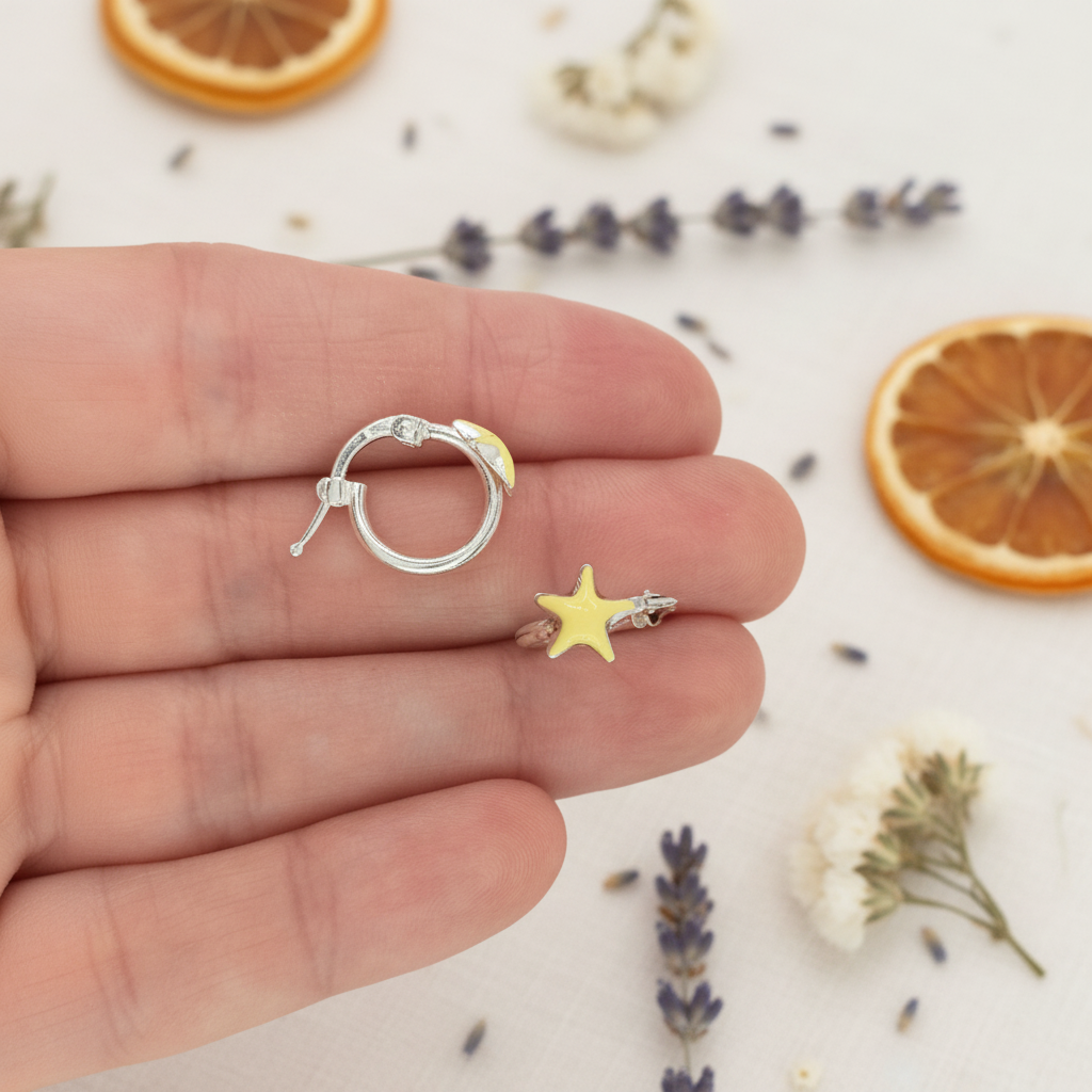 Pendientes de Aro con Estrella en Plata de Ley 925 y Esmalte Amarillo - Criollas con Cierre Italiano para Regalo