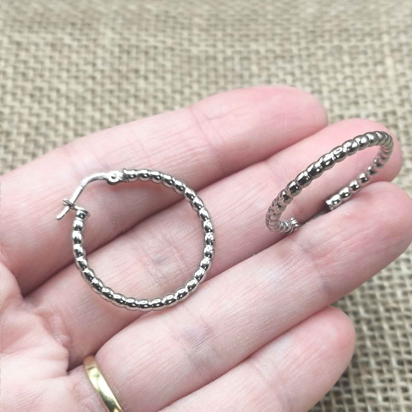 Aros "Círculo de Protección Infinitos" - Plata de Ley 925 Rodiada (24 mm) - Amuleto de Unidad y Equilibrio Cósmico