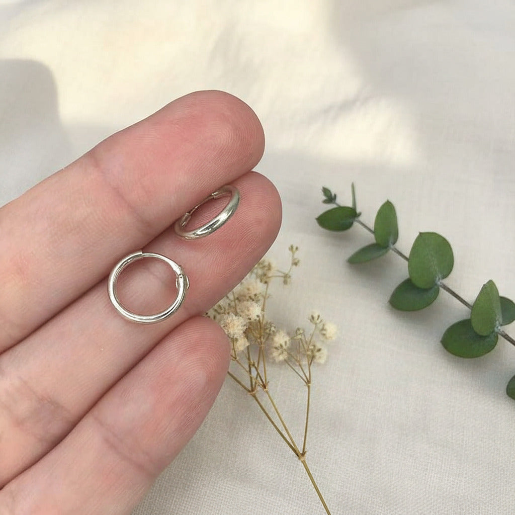 Pendientes de Aros Clásicos en Plata de Ley 925 - Joyería de Geometría Circular, Estilo Minimalista y Regalo Sofisticado