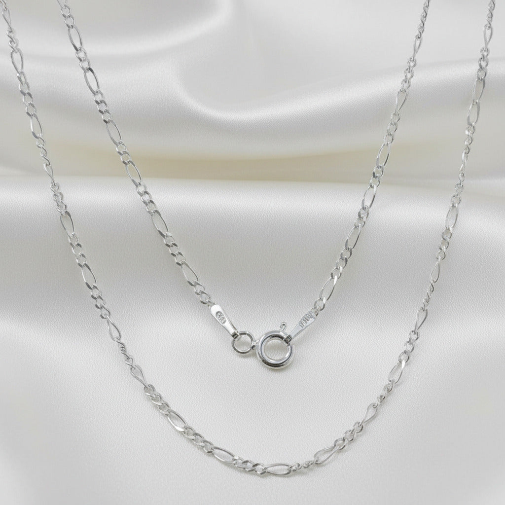 Cadena "Eternal Link" – Eslabón Figaro 1.5mm en Plata de Ley (50 cm)