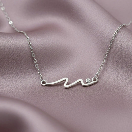 Gargantilla Ondas de Luz - Plata de Ley 925 Rodiada y Circonita Blanca - Amuleto de Fluidez y Regalo Místico