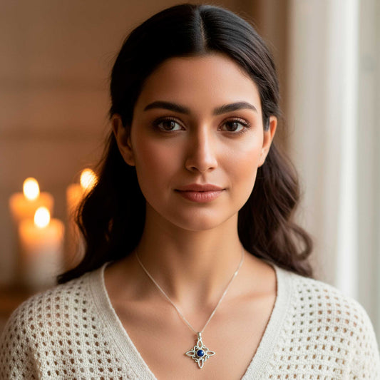 Colgante Nudo de Bruja Plata de Ley y Lapislázuli: Amuleto de Protección, Sabiduría y Comunicación