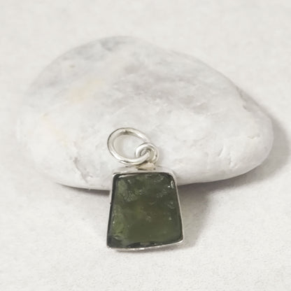 Colgante Moldavita en Plata de Ley 925 - Piedra Natural Transformadora
