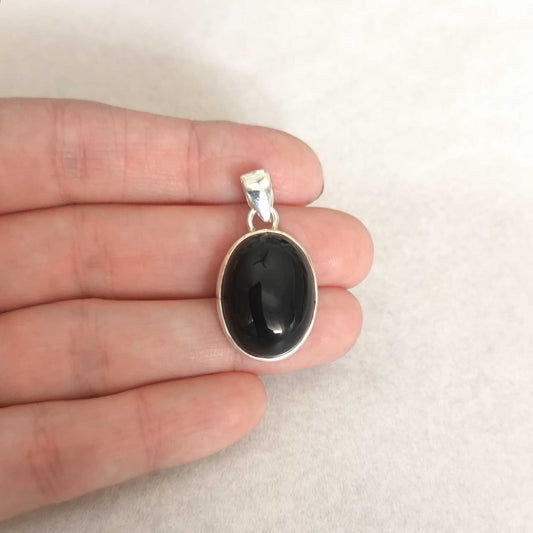Colgante Ónix Negro Plata de Ley 925 - Amuleto de Protección, Fuerza y Estabilidad
