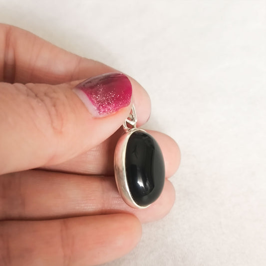 Colgante Ónix Negro Plata de Ley 925 - Amuleto de Protección, Fuerza y Estabilidad