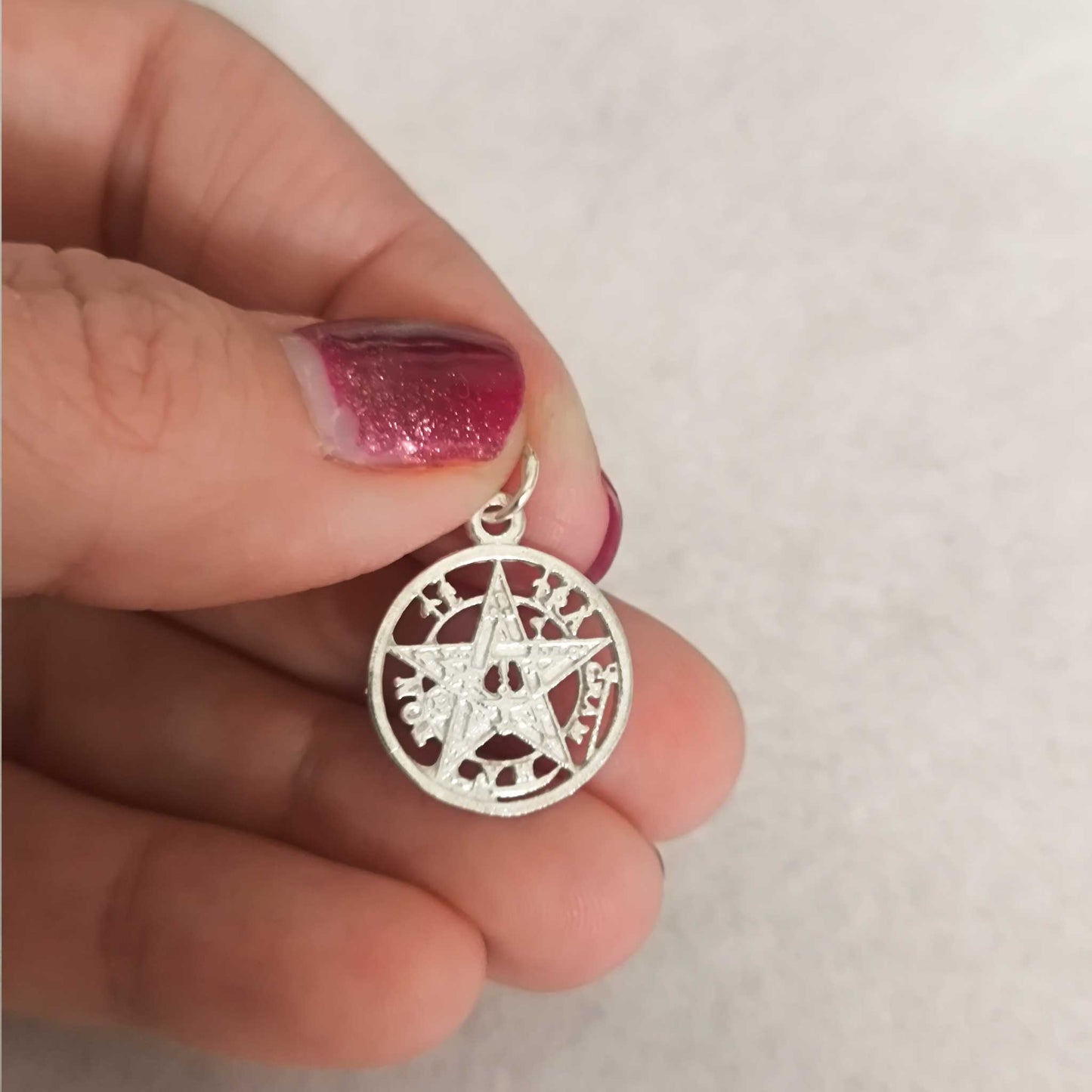 Colgante Tetragramatón en Plata de Ley 16 mm - Protección Espiritual y Poder Divino