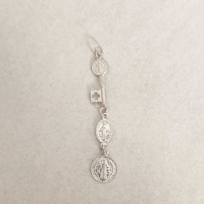 Colgante Triple Protección en Plata 925 - Llave San Benito, Medalla Milagrosa y San Judas Tadeo