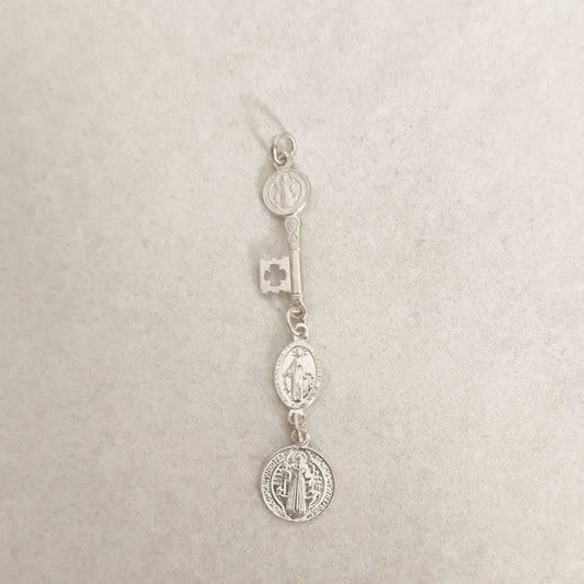 Colgante Triple Protección en Plata 925 - Llave San Benito, Medalla Milagrosa y San Judas Tadeo