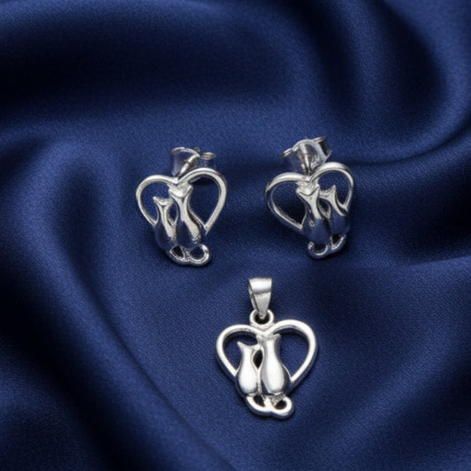 Conjunto de Pendientes y Colgante Gatos en Corazón de Plata de Ley 925 Rodiada - Amuleto de Conexión Espiritual, Guía Felina y Regalo de Protección Mística