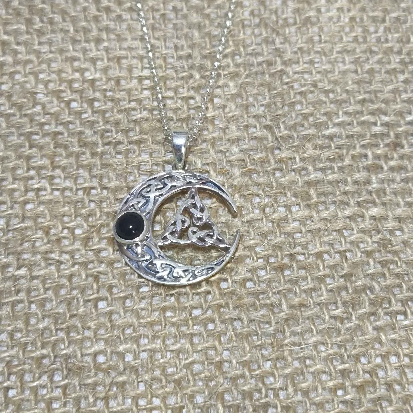 Gargantilla Plata de Ley Luna, Trisqueta y Ónix - Amuleto Místico 925