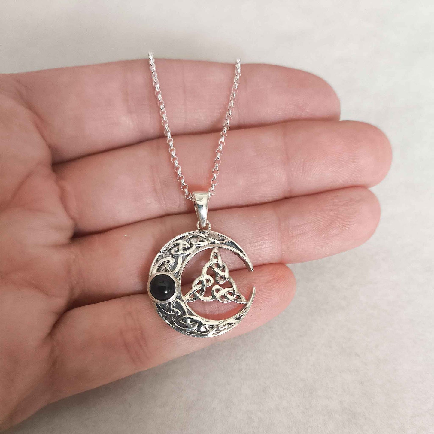 Gargantilla Plata de Ley Luna, Trisqueta y Ónix - Amuleto Místico 925