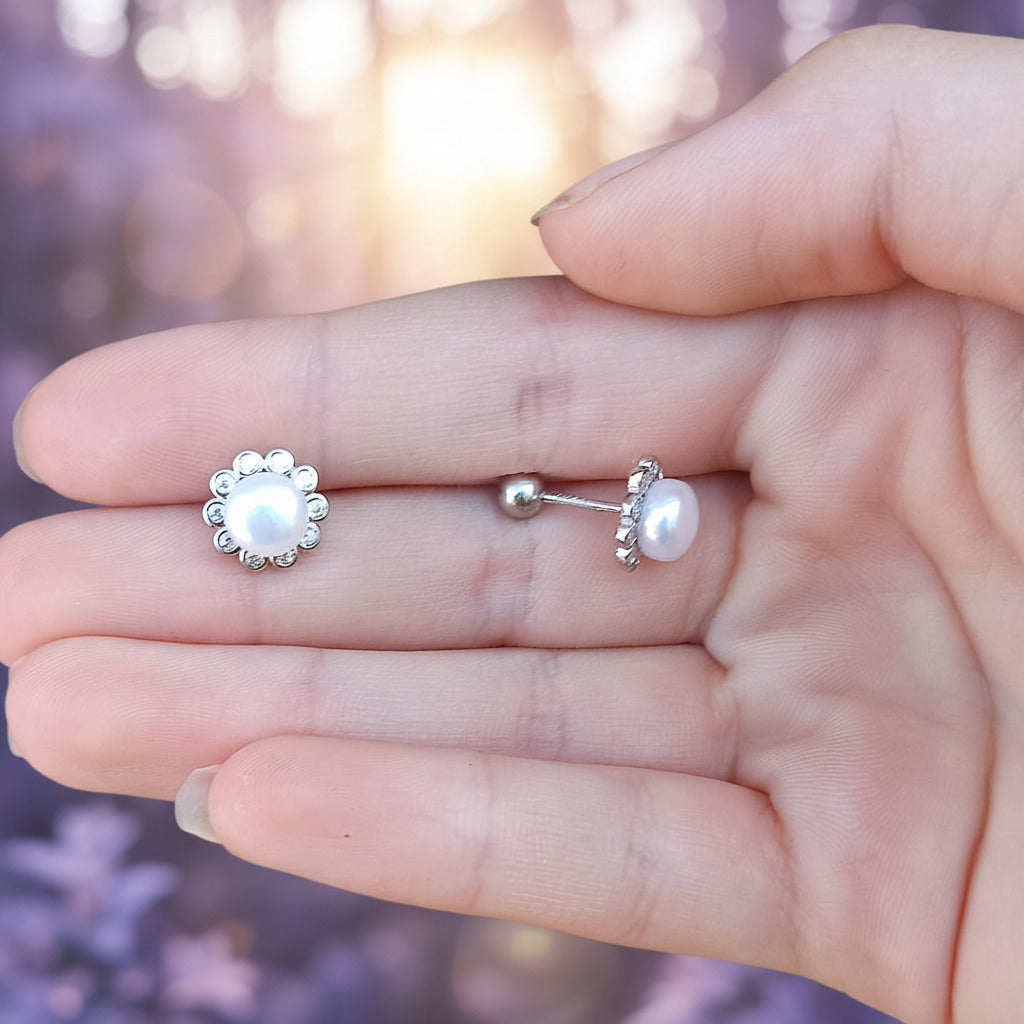 Pendientes "Luz de Luna" – Perla Cultivada y Orla de Circonitas en Plata Rodiada