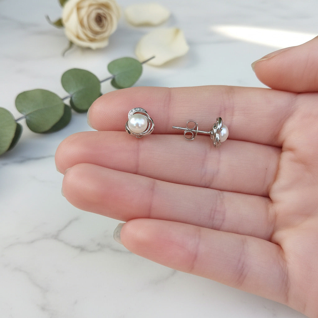 Pendientes de Perla Blanca y Circonitas en Plata de Ley 925