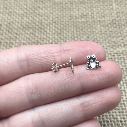 Pendientes "Tótem Ranita de la Suerte" - Plata de Ley 925 y Esmalte Negro - Amuleto de Transformación y Abundancia