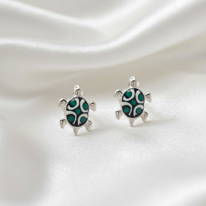 Pendientes "Guardián de la Longevidad" – Tortugas Esmeralda de Plata y Esmalte místico